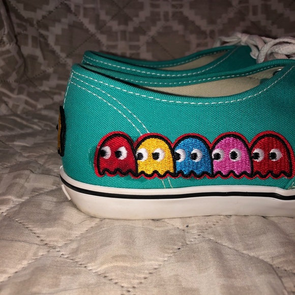 Custom Vans Pac-Man Shoes - Picture 10 of 10